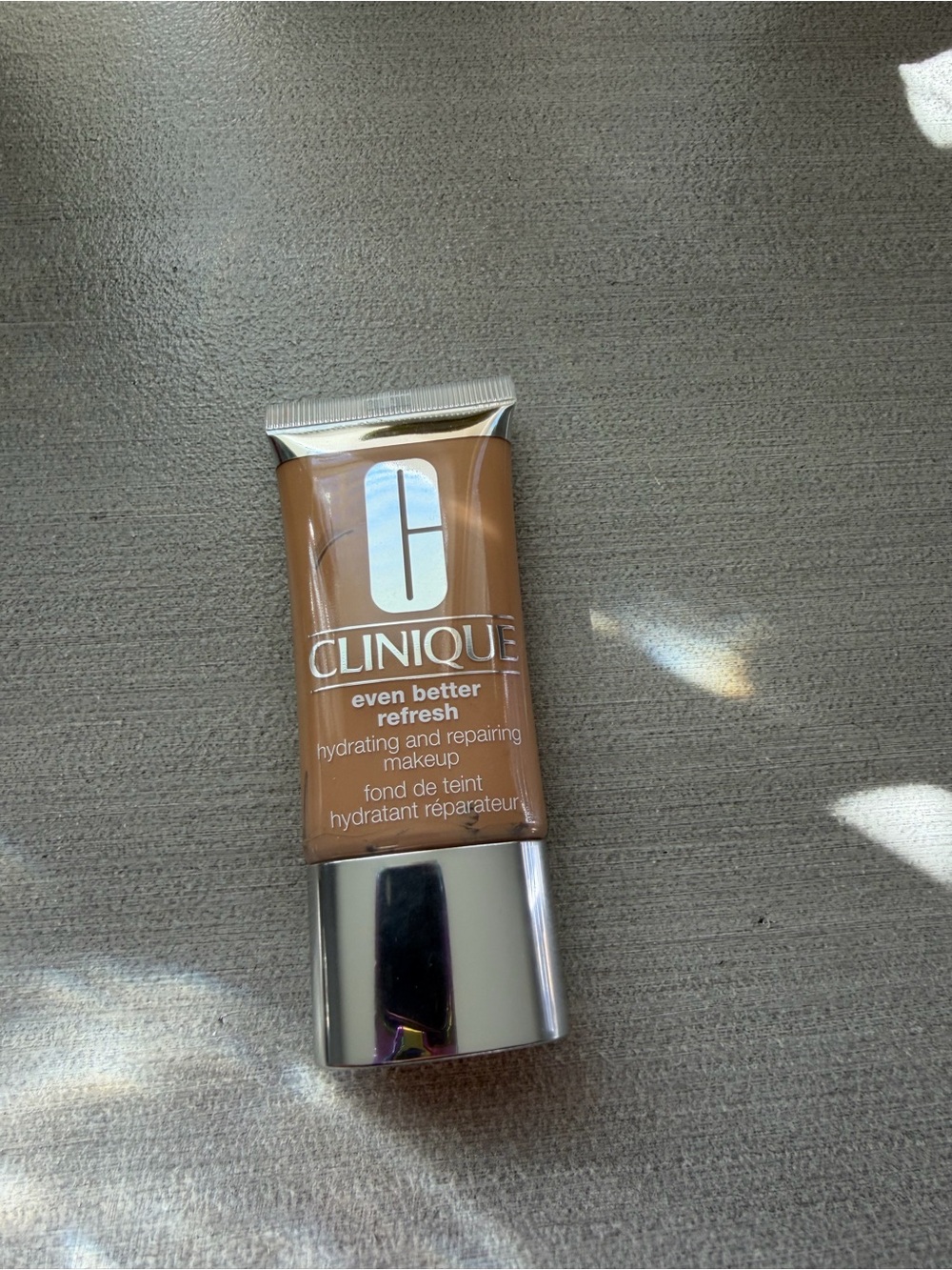 Clinique Even Better Refresh Hydrating Makeup — CN 52 neutral
